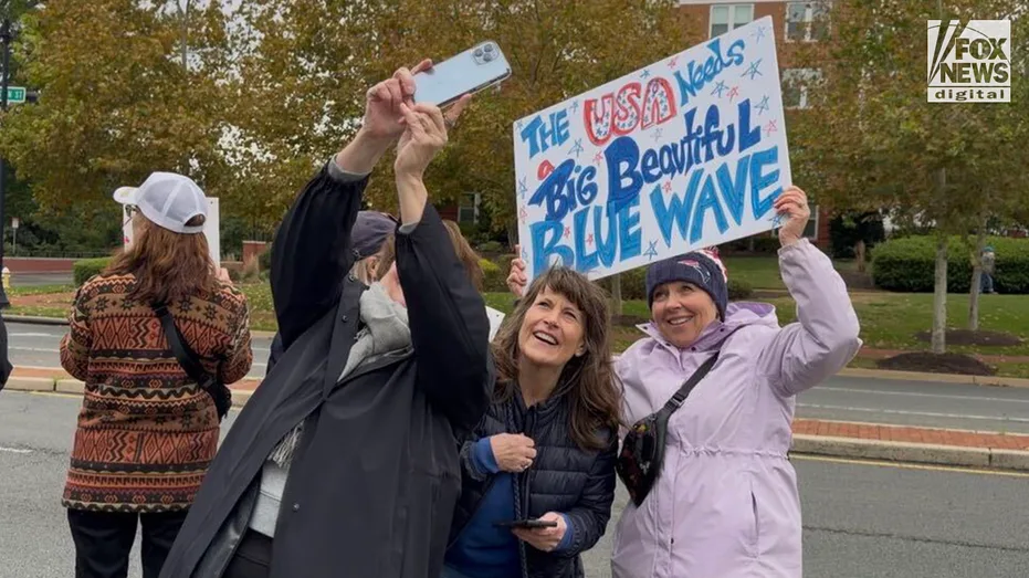 Protesters at "No Kings" Events Defy Organizers' Nonpartisan Stance, Call for "Vote Blue"